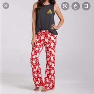 2 for $20!!!! Billabong floral pants